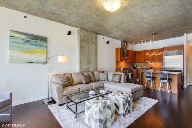 Building Photo - 600 N Fairbanks Ct