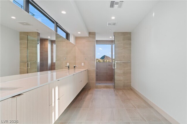 Building Photo - 66 Lakefront Dr