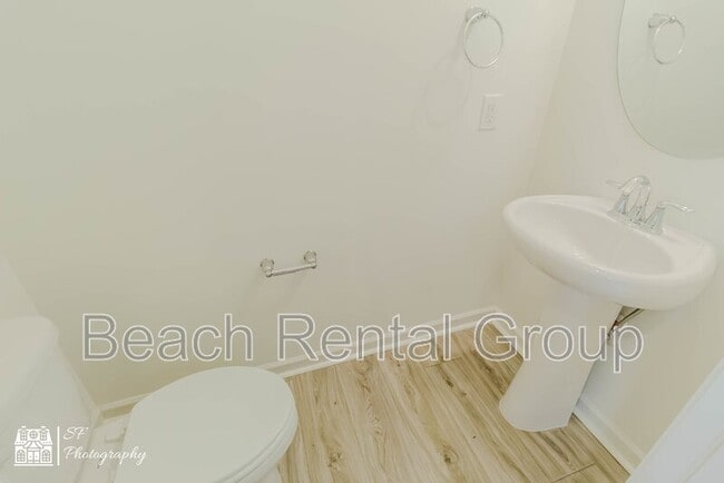 Building Photo - 115 Crescent Wy