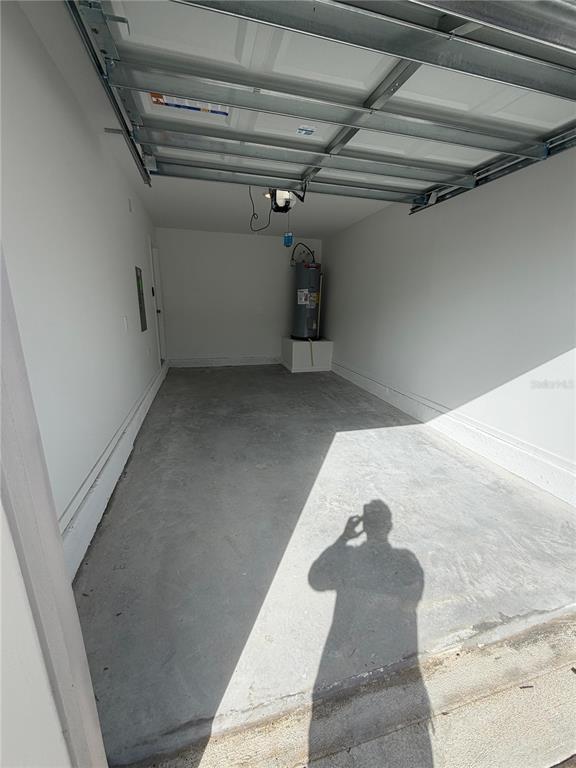 Building Photo - 824 Lynx St