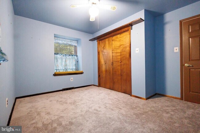 Building Photo - 2294 Linden Ave