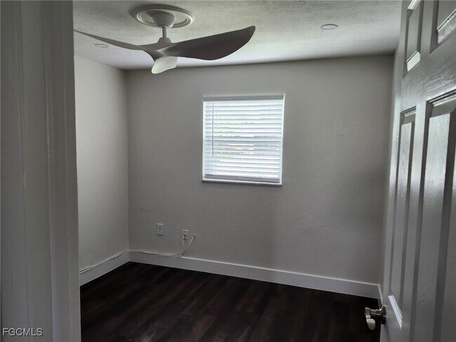 Building Photo - 6313 St Andrews Cir S