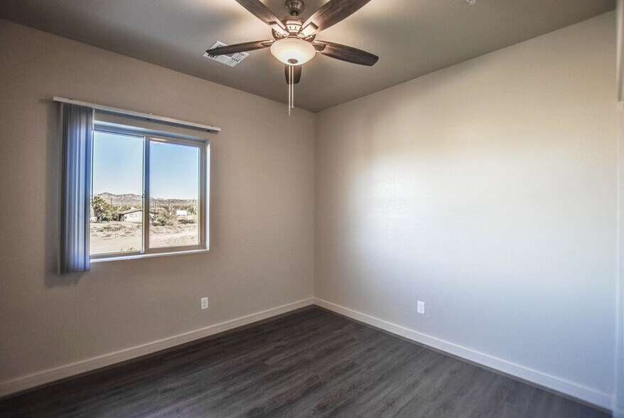 Second bedroom - 230 N Winchester Rd