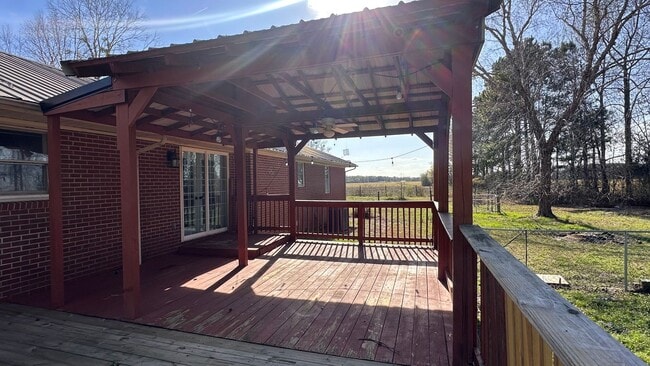 Building Photo - RENTAL HOME 3BD/2BTH