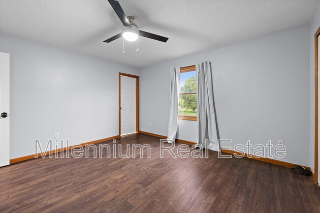Building Photo - 303 S Saginaw St