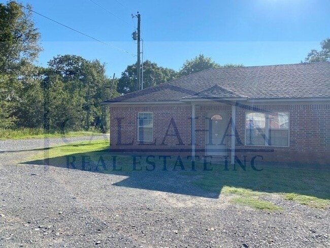 Building Photo - 8001 Langer Ln