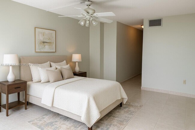 Building Photo - 1750 NE 191st St