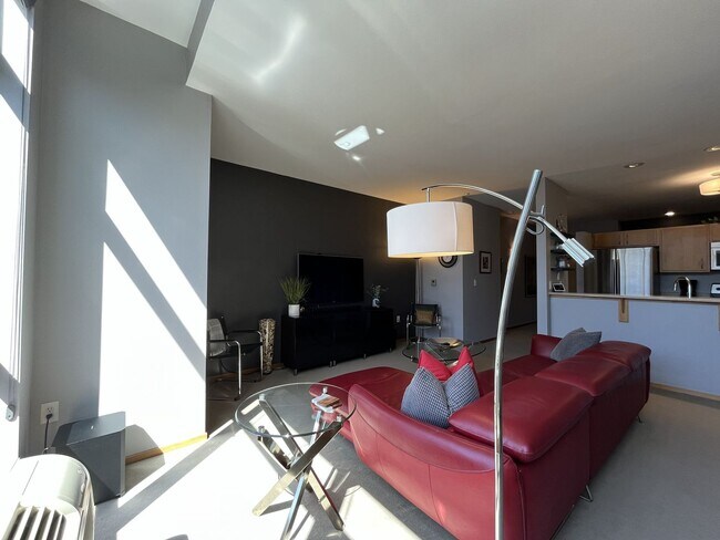 Building Photo - Top-Floor Pearl District Condo with Floor-to-Ceiling Windows, Courtyard Views & In-Unit Washer/Dryer