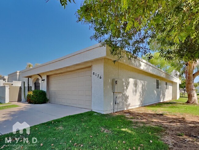 Building Photo - 8176 E Del Cuarzo Dr