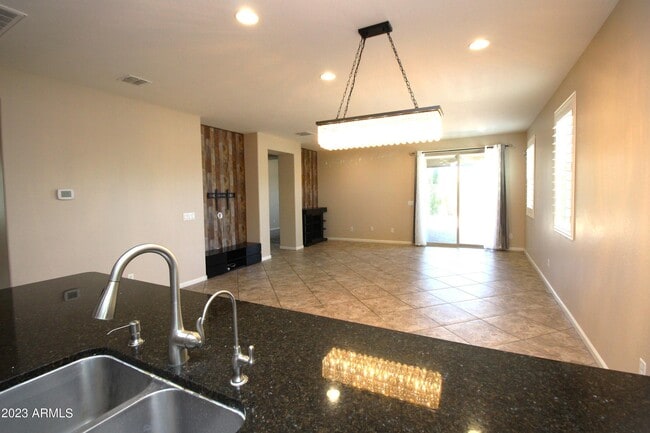 Building Photo - 4936 S Twinleaf Dr