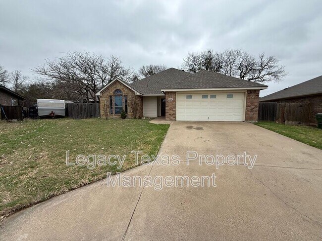 Building Photo - 910 Fuller Ave