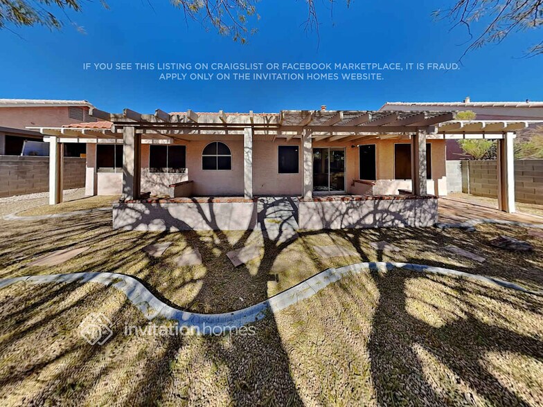 Building Photo - 6285 Hill Haven Ave