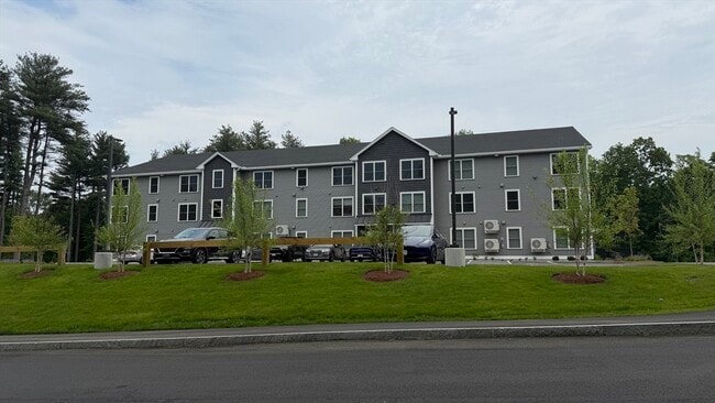 Building Photo - 251 Sladen St