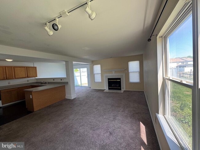 Building Photo - 739 Rothwell Dr