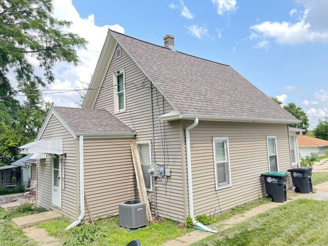 Building Photo - 6241 Decatur St