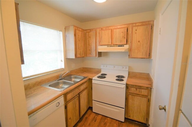 Building Photo - 4227 Pershing Pointe Pl