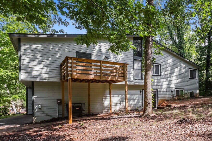 Building Photo - 6651 Windwood Cir