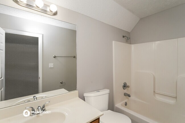 Building Photo - 9624 Combs Ln