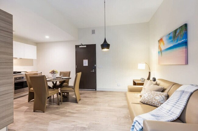 Building Photo - 777 N Ocean Dr