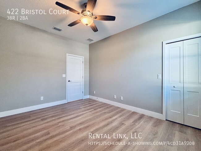 Building Photo - 422 Bristol Ct