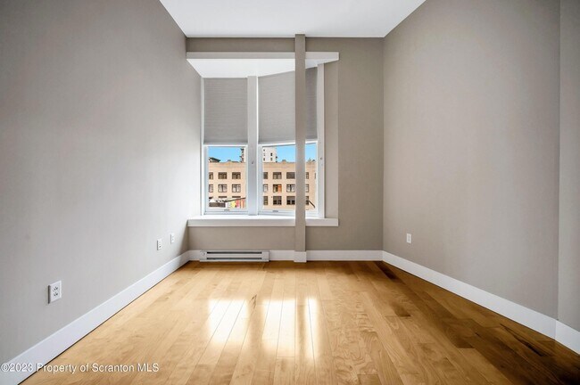 Building Photo - 509 Bogart Pl