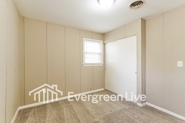 Building Photo - 3106 Jeanee Rd