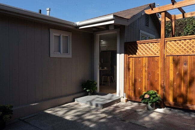 Building Photo - 4815 Appian Way