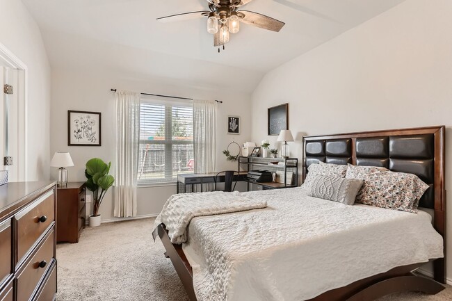 Building Photo - Charming 4BR/2BA One-Level Home with Moder...
