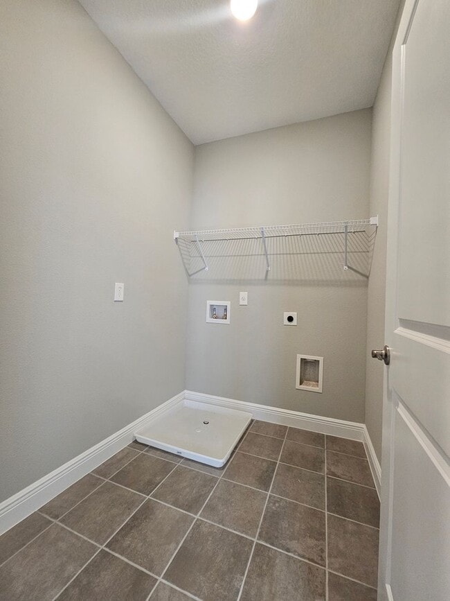 Building Photo - Beautiful and Spacious 3 bedroom 2 bath Townhome With a Split Floor Plan in Winter Garden!
