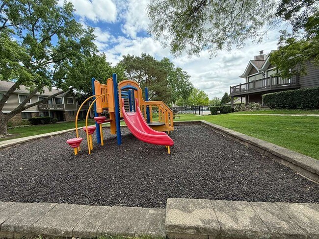 Building Photo - 355 Lambert Dr