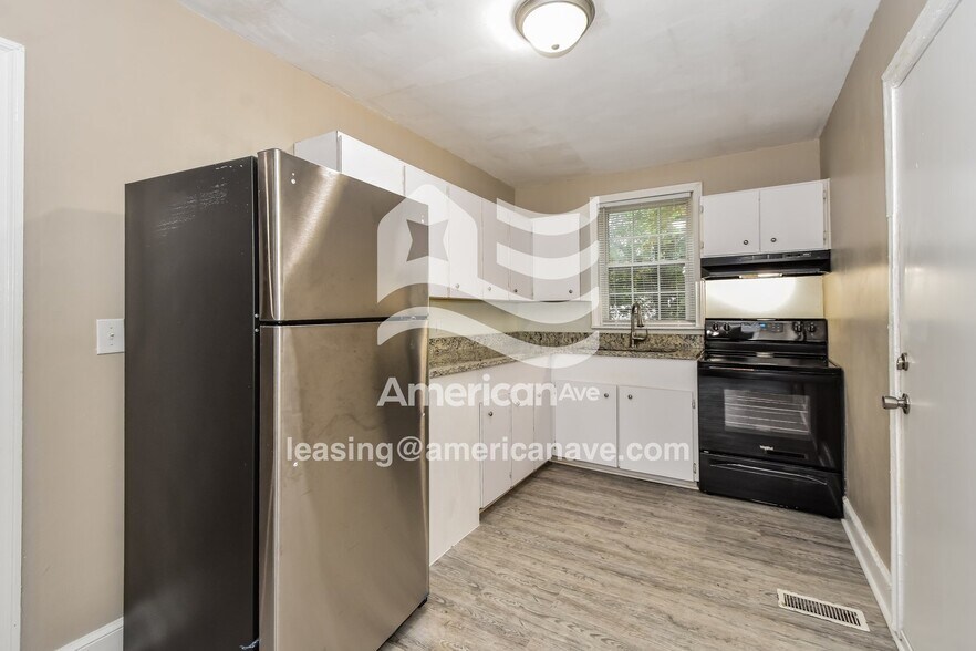 Building Photo - 2016 Holt Dr