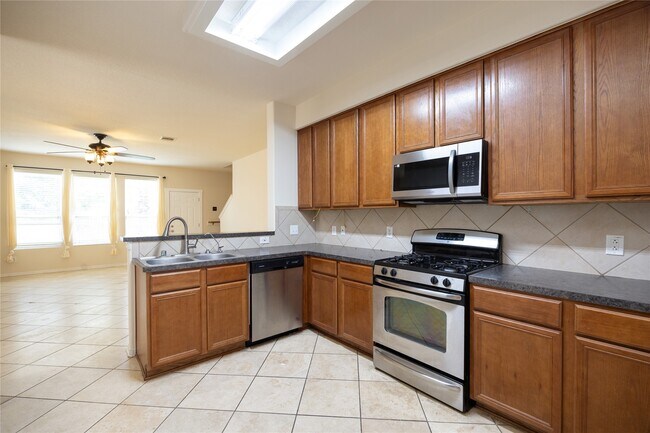 Building Photo - 2306 Stiller Ridge Way