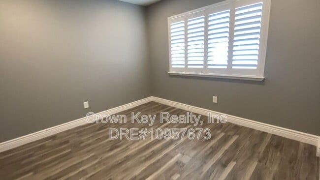 Building Photo - 1550 Griffith Pl