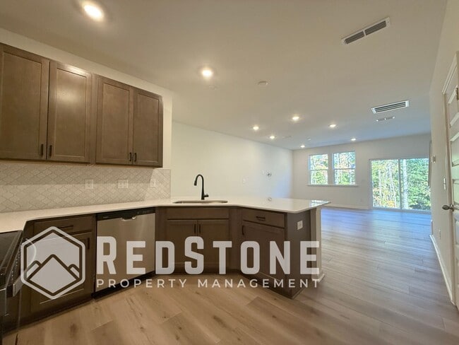 Building Photo - 194 Parker Ln