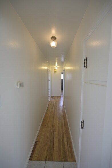 Corridor - 1829 E Severn Dr