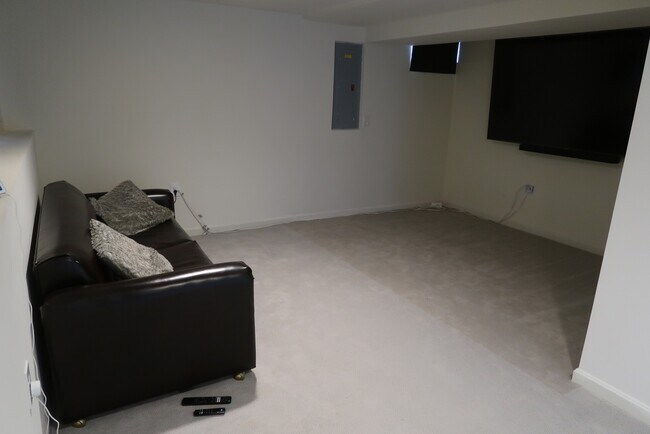 Building Photo - 4501 Deane Ct