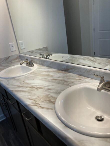 Building Photo - 209 Addison Dr