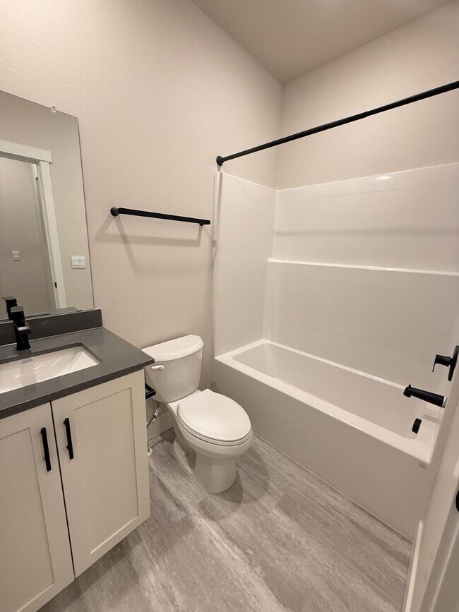 Building Photo - Brand New Stunning 5 Bed/3 Bath Home - Steven's Ranch