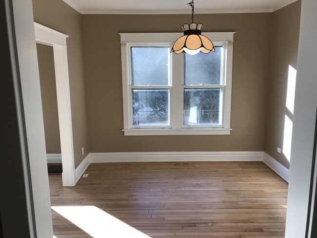 Building Photo - 116 N Adams St