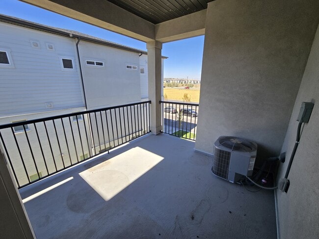 Building Photo - 1985 N 3330 W