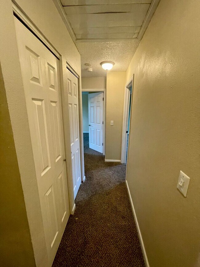 Building Photo - Charming 3-Bed Home Near CSU with Spacious...