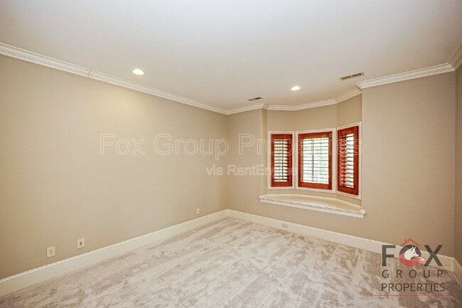 Building Photo - 143 Greenbay Rd