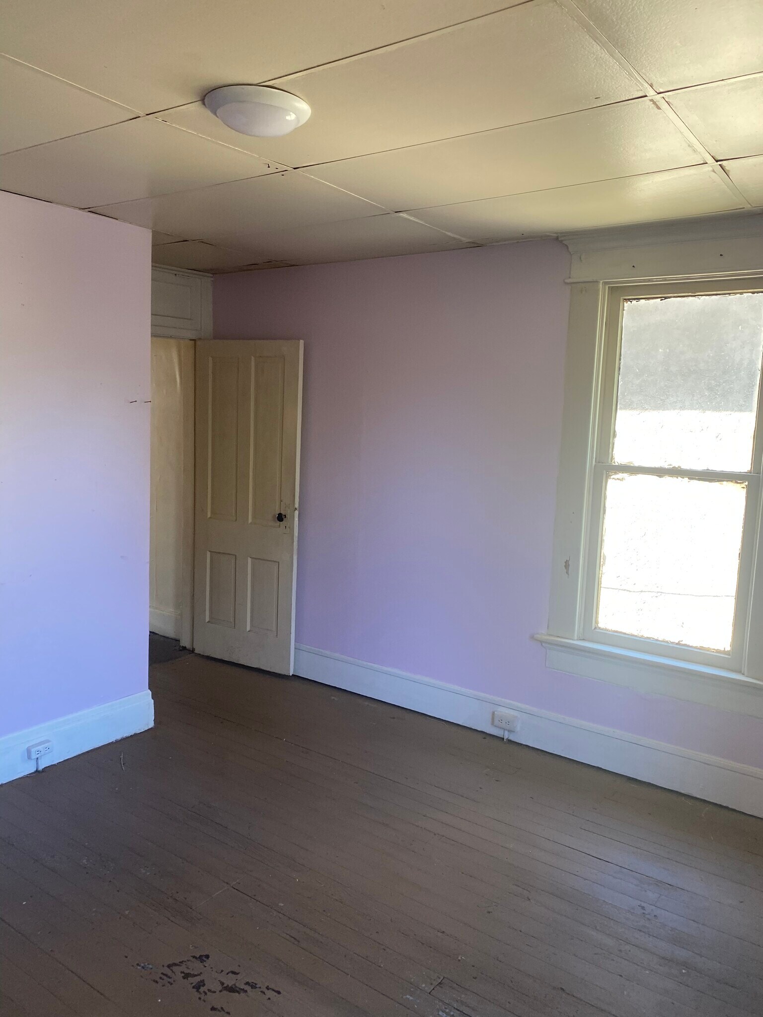 Building Photo - 362 E Markison Ave