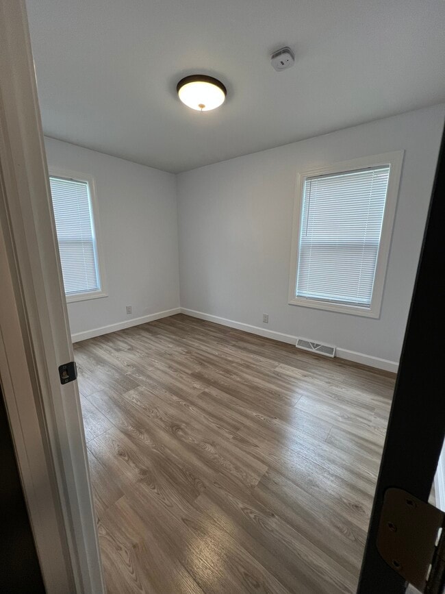 Building Photo - 420 Tifft Ave