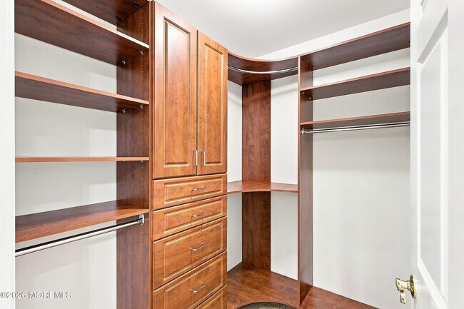 Building Photo - 90 Banyan Blvd