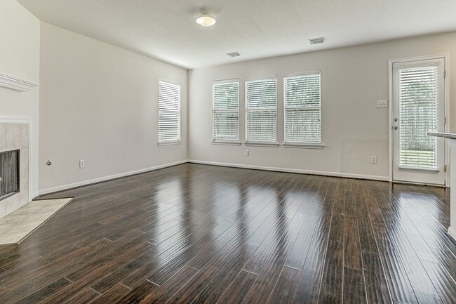 Building Photo - Medical Center Home for Lease! Move-in Ready!
