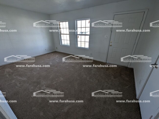 Building Photo - 3 bed 1 bath Home Available in Fort Worth!