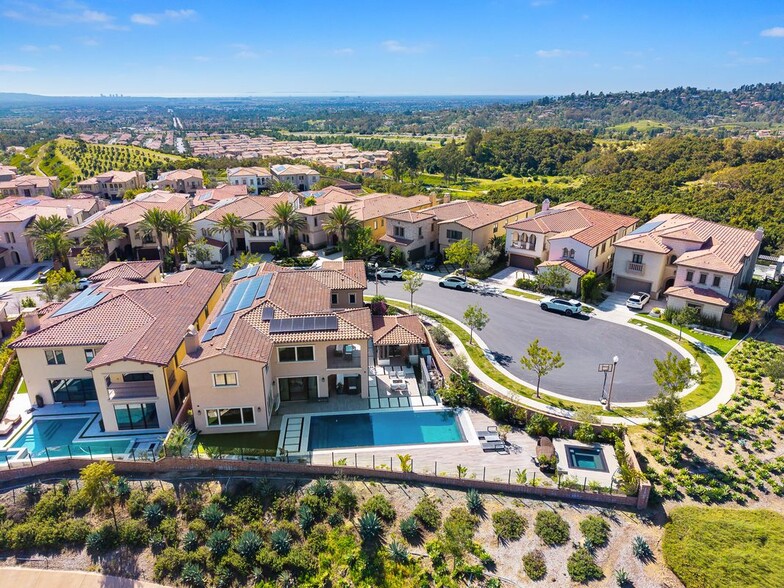 Building Photo - 107 Clear Falls