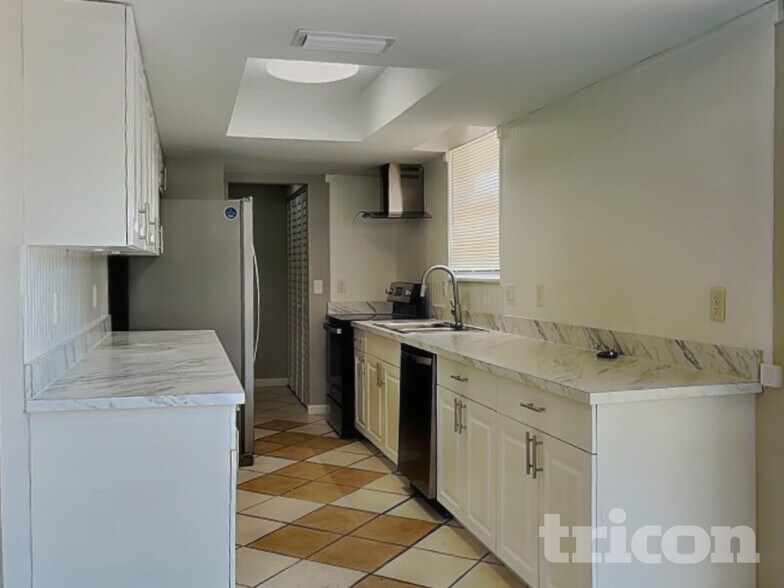 Building Photo - 5513 3rd Avenue Plaza W