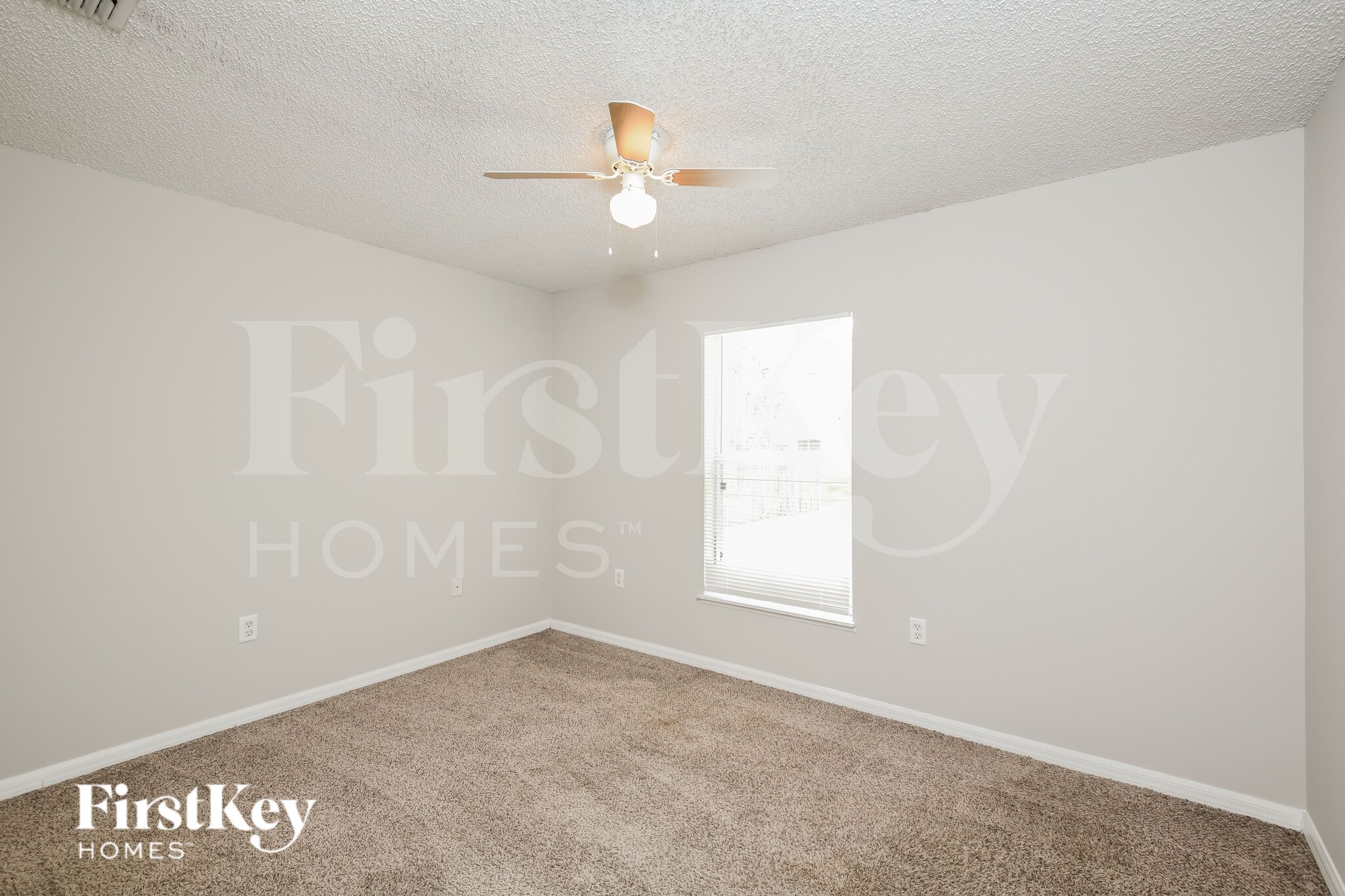 Building Photo - 681 Sauders Rd SE